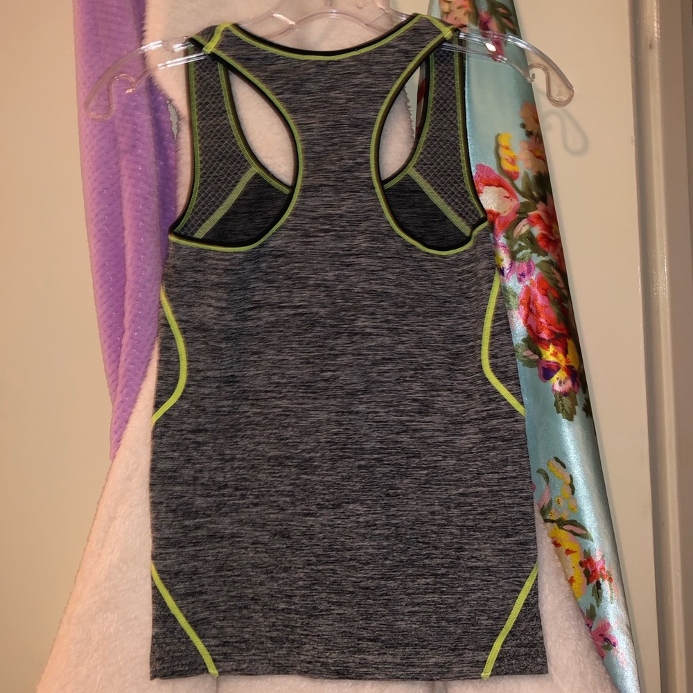 Athletic Tanktop - Picture 2 of 3